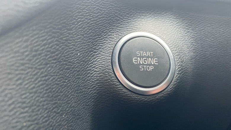 Volvo XC40 2.0 B3P Core 5dr Auto Petrol Estate